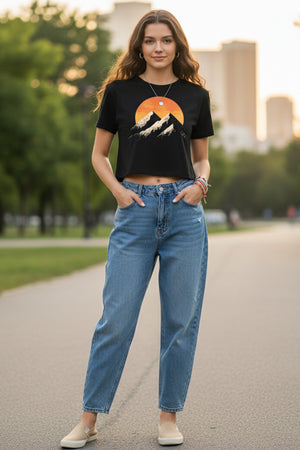 THE GOLDEN PEAK CROP TEE